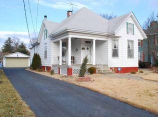 214 E Market St, Troy, IL 62294