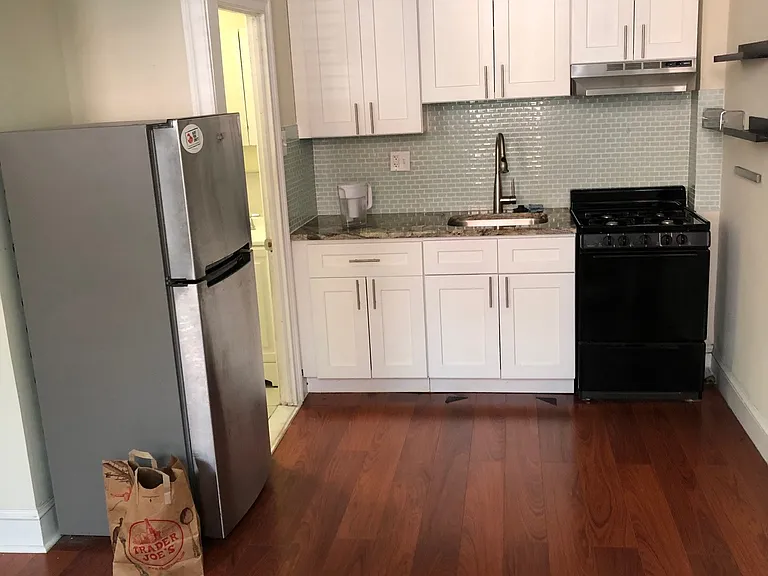 1126 Spruce St #1F — Photo 4