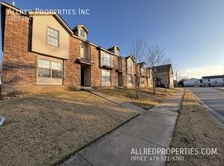 1716 N Chestnut Ave, Fayetteville, AR 72703