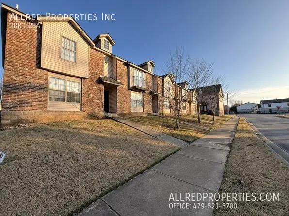 1716 N Chestnut Ave, Fayetteville, AR 72703