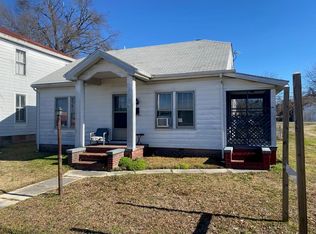 211 E Virginia Ave, Crewe, VA 23930