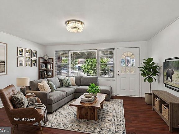 3rd image of 7905 Eastdale Rd