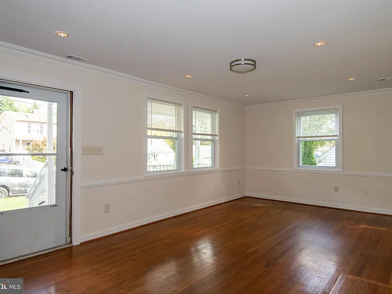 6733 Gouthier Rd — Photo 2