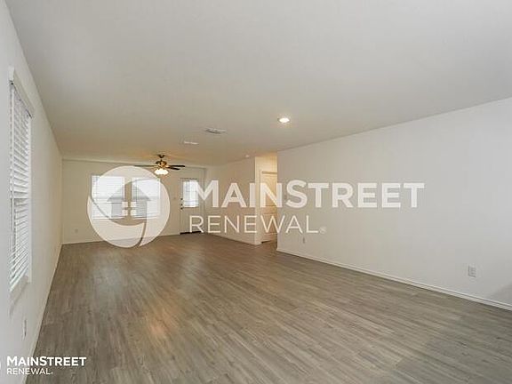 3rd image of 8514 Grosebeak Cv