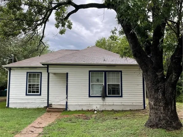 706 Crenshaw St, Bryan, TX 77803