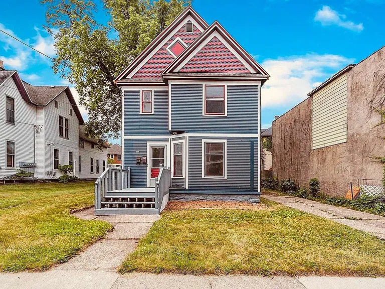 1560 Wealthy St SE #2 — Photo 1