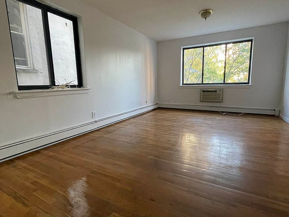1st image of 247 Eldridge St APT 3B