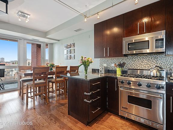 5th image of 744 W Fullerton Ave APT 503