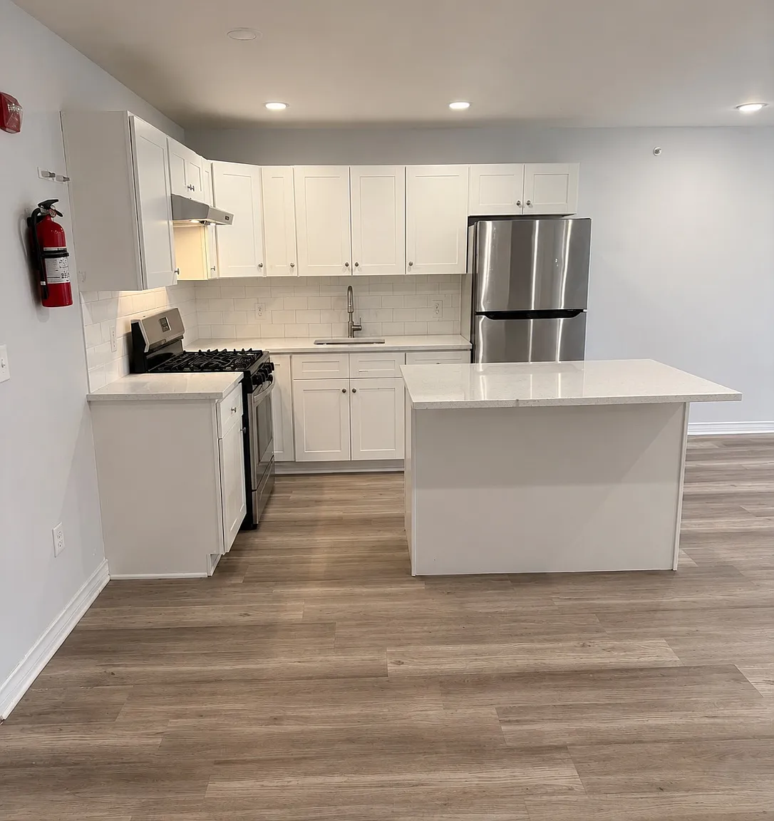 1 bed, $1,718 — Photo 2