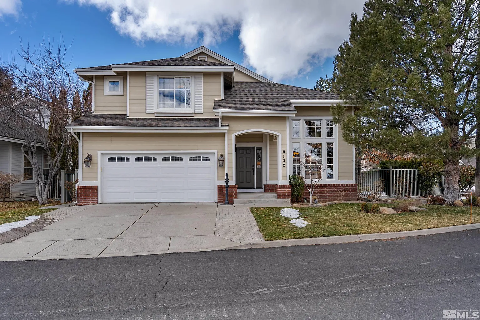 6102 Carriage House Way photo 1