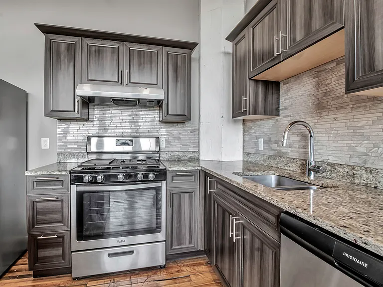 Crescendo Loft Apartments — Photo 34