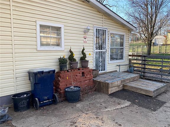 4th image of 8036 Bellefontaine Ave