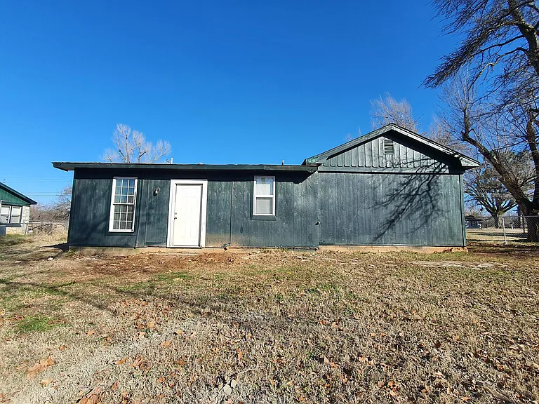 1137 Lloyd Dr — Photo 10