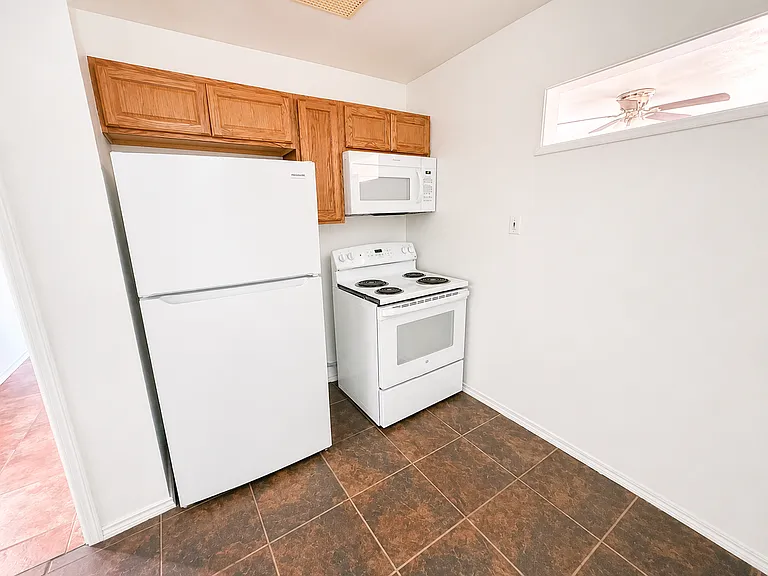 1101 Gardner Ave — Photo 8