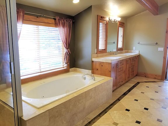 Master bath 