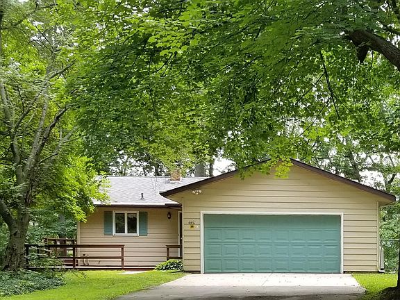 2nd image of 6852 Woodland Dr