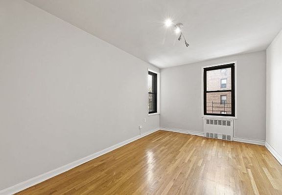 4th image of 530 W 236th St #33M