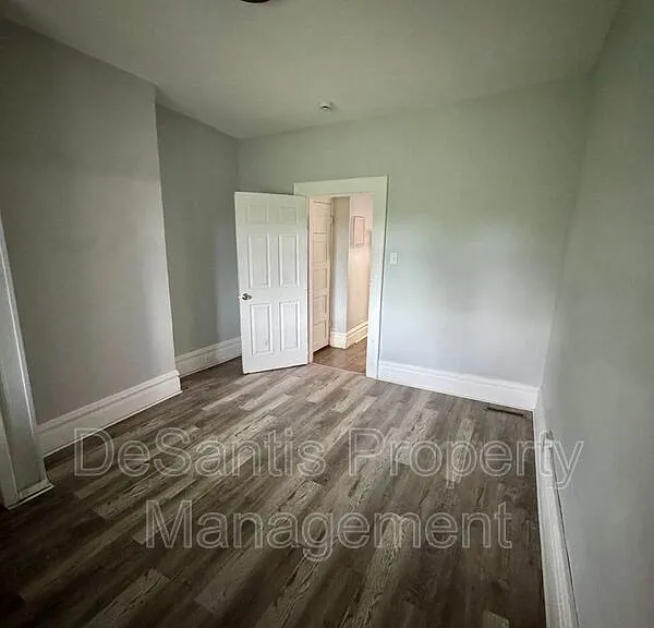 1810 Brownsville Rd #2 — Photo 16