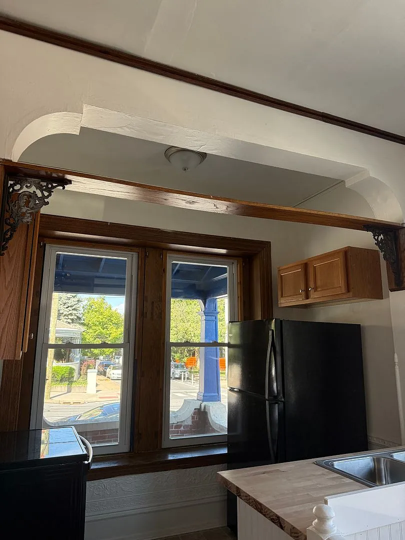 538 W Orange Street — Photo 4