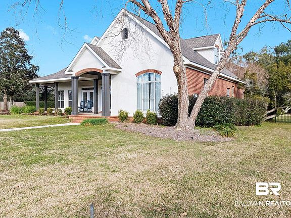 3rd image of 201 Royal Ln