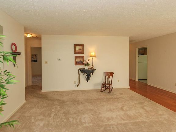 5th image of 6870 Steinmeier Dr