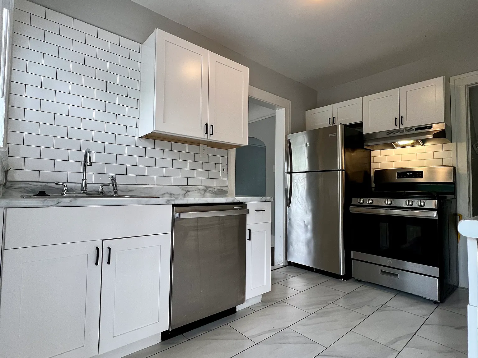 2 bed, 1000 sqft, $1,400 — Photo 1