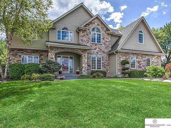 2nd image of 1538 S 192nd Avenue Cir