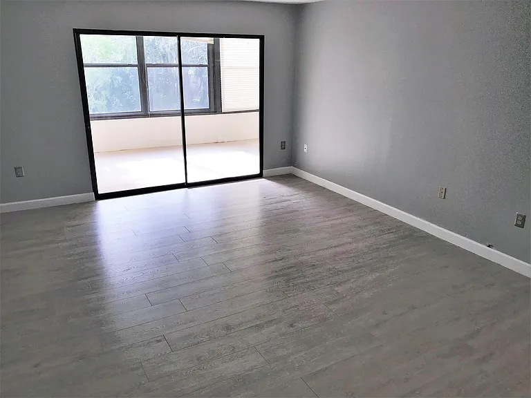 283 Sherwood Dr — Photo 9