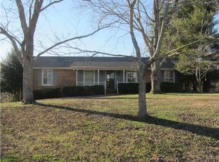 153 Honeysuckle Dr, Hendersonville, TN 37075