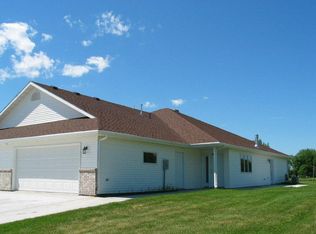 613 8th Ave S, Grand Forks, ND 58201