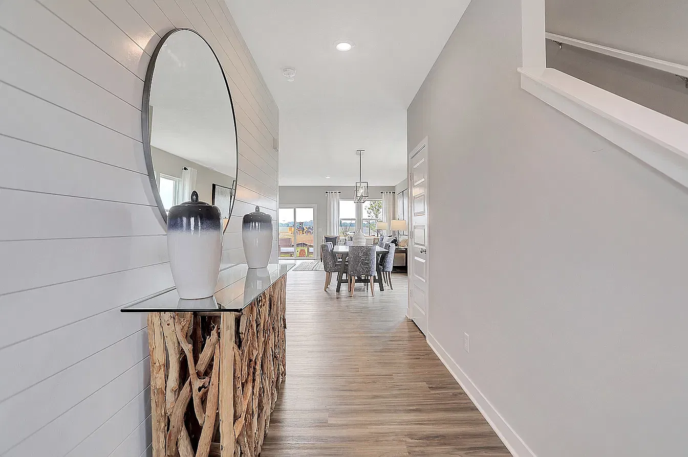 5 bed, 2460 sqft, $2,699 — Photo 4