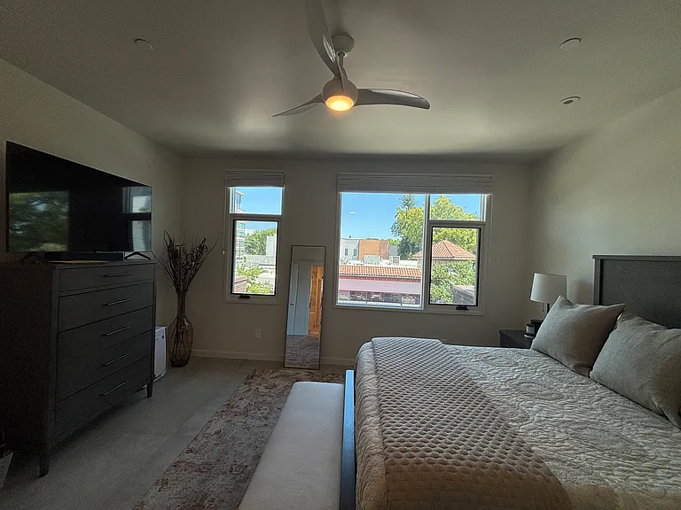 1731 Capitol Ave — Photo 26
