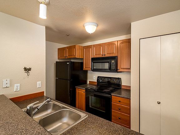 4th image of 19230 Forest Park Dr NE APT K236