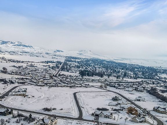 5th image of 646 N Cherry Ridge Ln