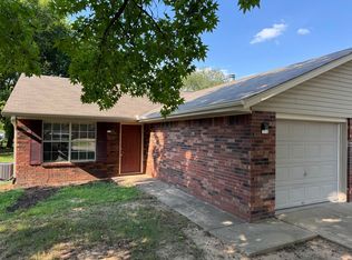 4420 W Franciscan Trl, Fayetteville, AR 72704