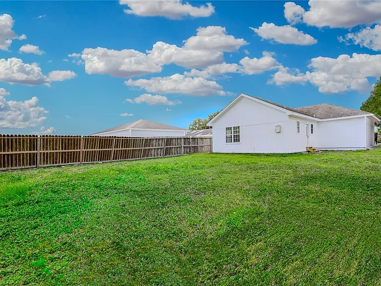 1622 Woodlawn Dr — Photo 17