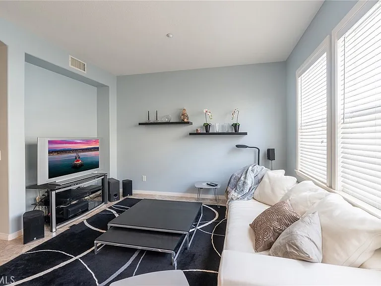 6267 Pacific Pointe Dr — Photo 17