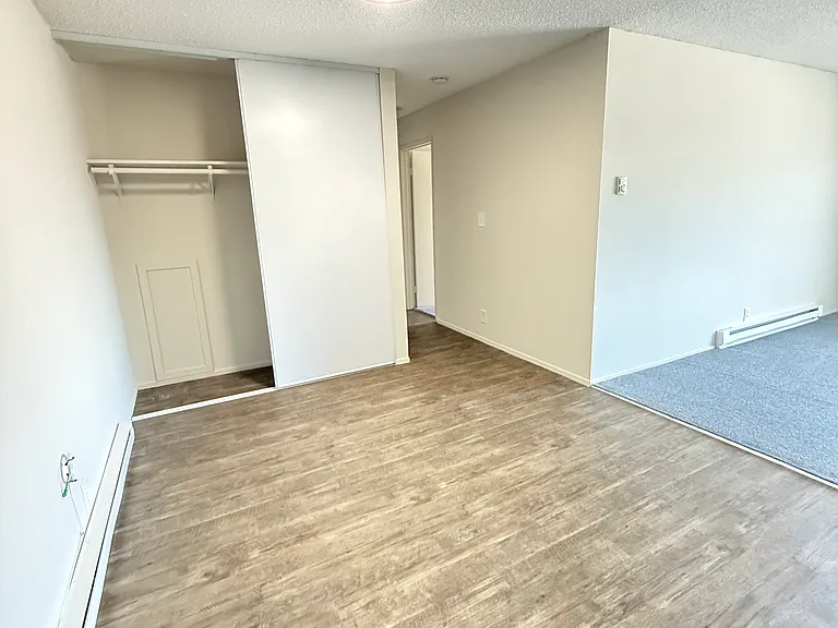 Otis Terrace Apartments — Photo 13