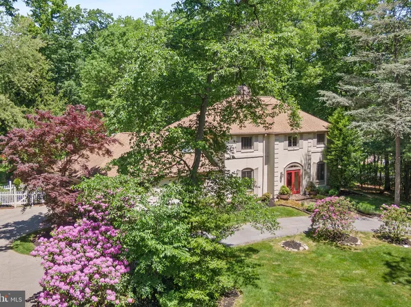 1737 Hamilton Dr, Valley Forge, PA 19481