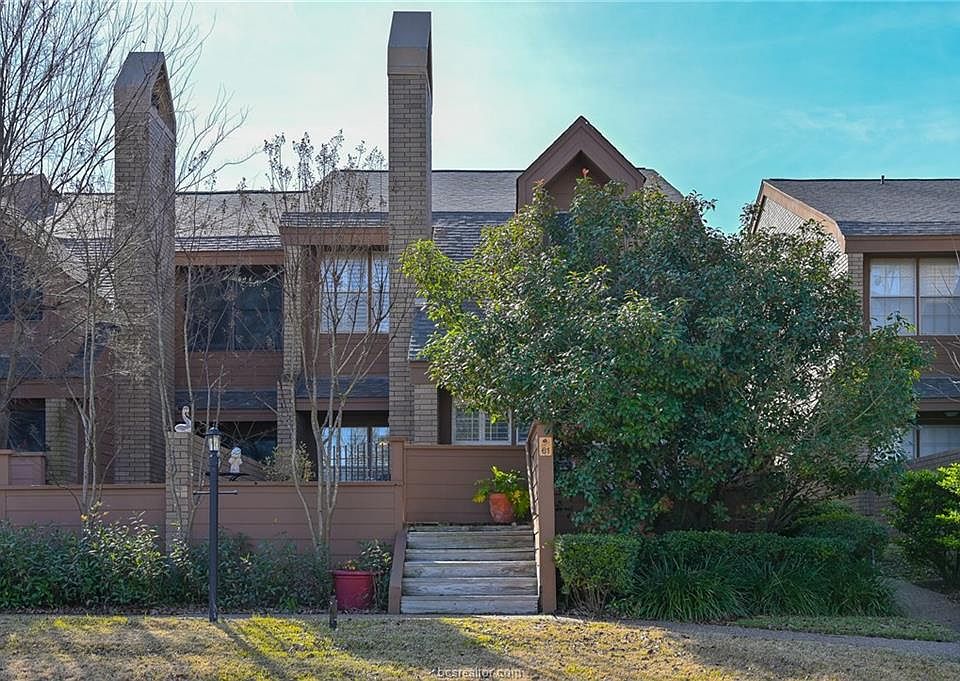 1st image of 3122 Camelot Dr APT 61