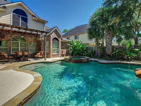 3rd image of 16011 Ormonde Crossing Dr