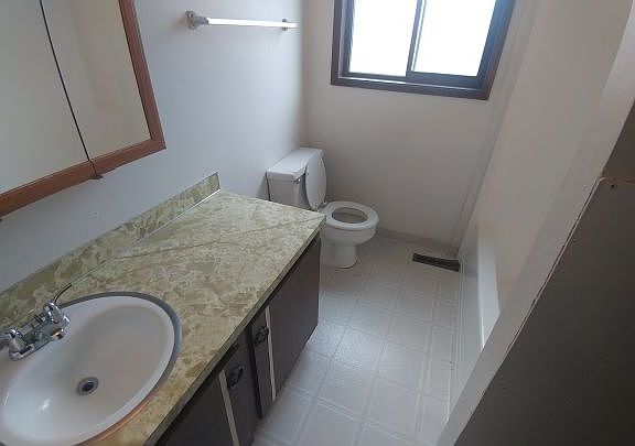 4th image of 1506 Yellowstone Ave APT 2