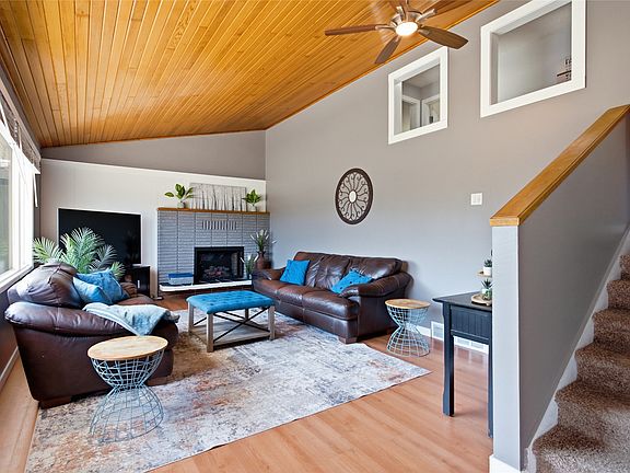 3rd image of 826 Lethbridge Ave