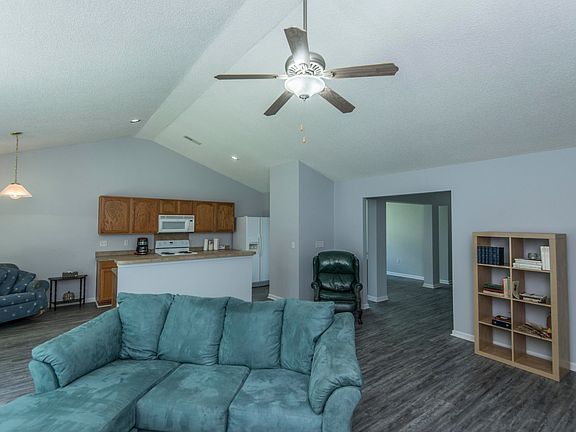 5th image of 5041 Thornton Dr