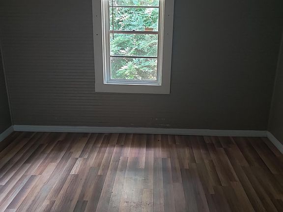 3rd image of 2671 W 30th St