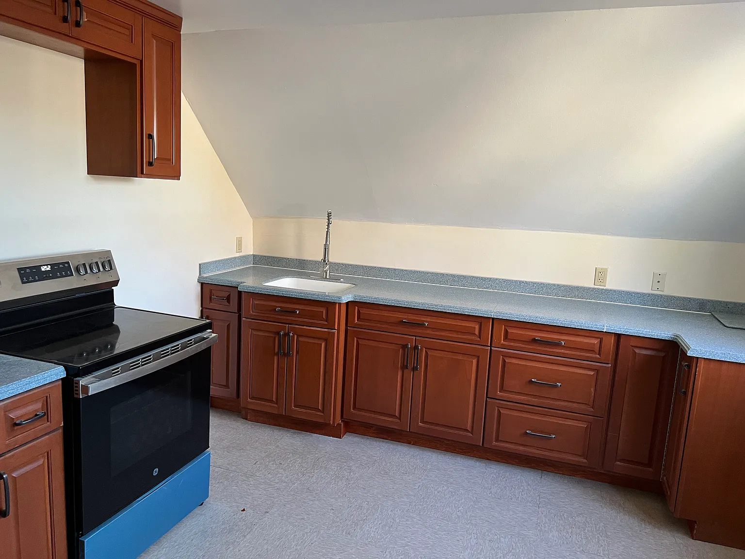 2 bed, 1060 sqft, $2,195 — Photo 3