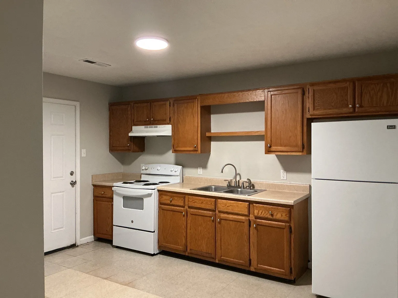 2 bed, 855 sqft, $950 — Photo 2