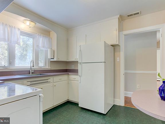 4th image of 14471 Tudor Dr
