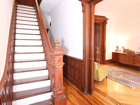 5th image of 834 Putnam Ave #2