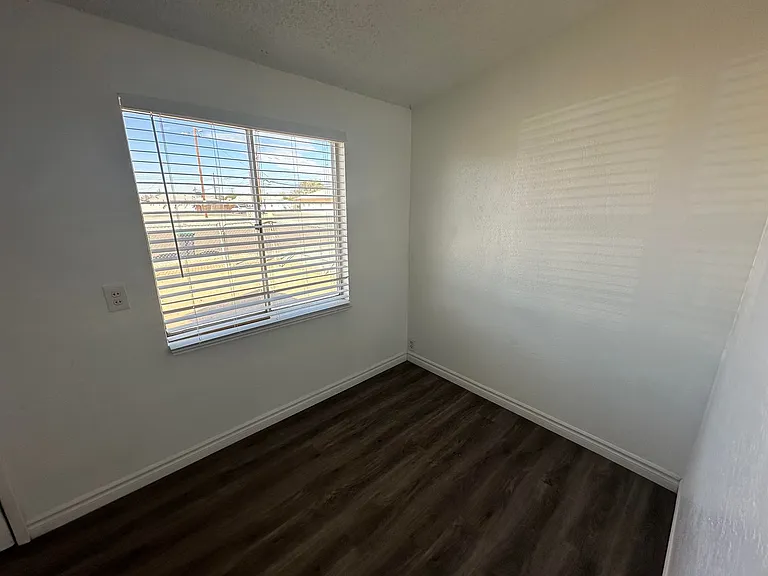 301 Panamint Ave — Photo 3